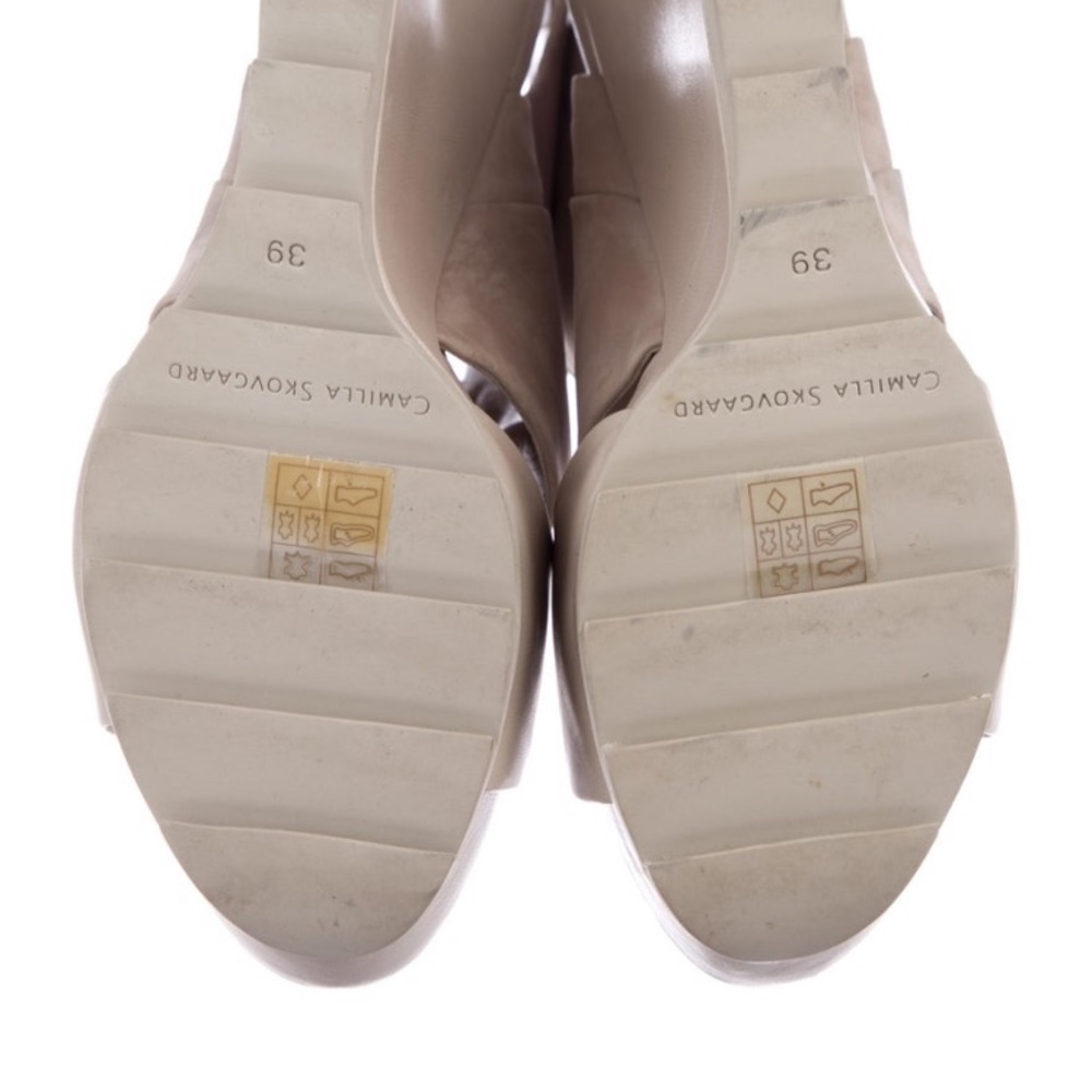 Shoes - Picture 5 of 6
